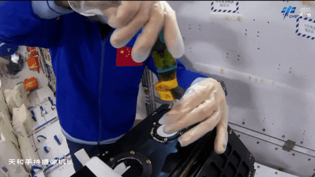 看图半岛体育说话你知道航天员在做什么吗?(下)(图10) 看图半岛体育说话你知道航天员在做什么吗?(下)(图10)